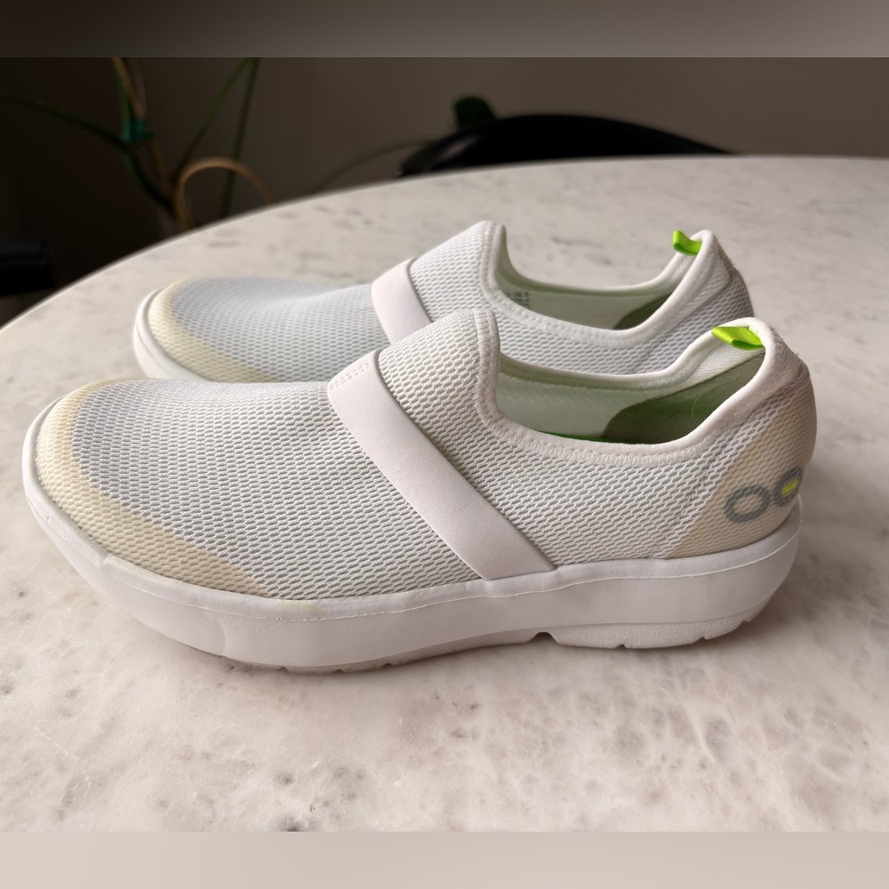 Oofos Women's Oomg Eezee Recovery Shoes Sneakers Triple White Size 7.5 EU 38.5